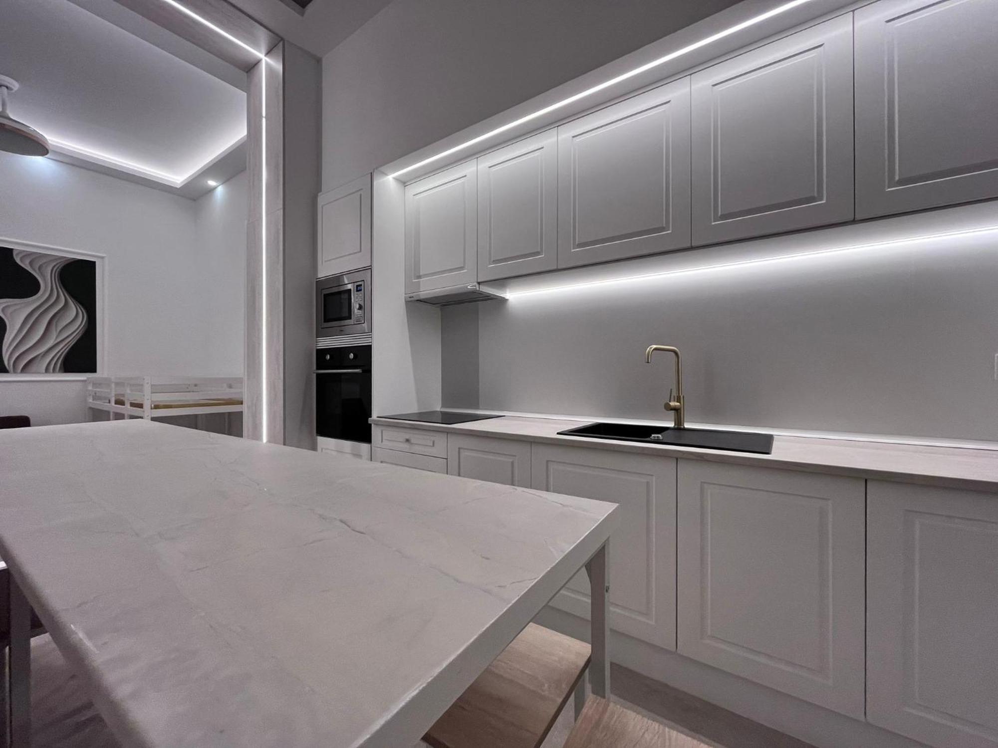 E6 Delux Plaza Mayor Apartment *